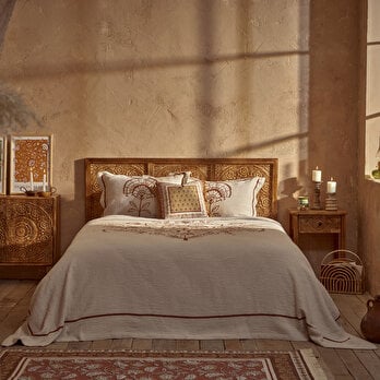 %100 Pamuk Indian Bloss Jakarlı Çift Kişilik Yatak Örtüsü Seti Krem (240x260 cm)